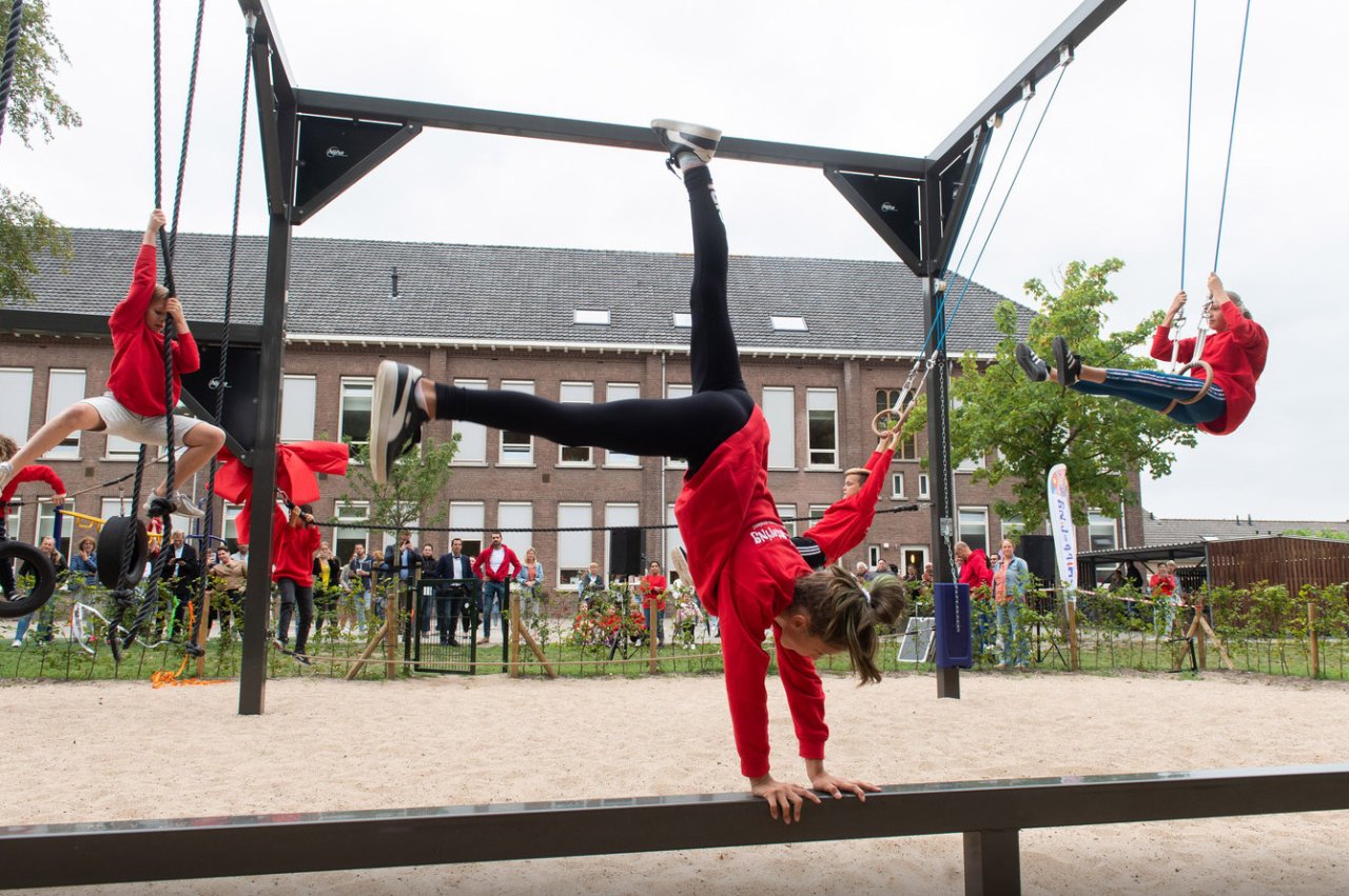 Nijha buiten gymzaal oudenbosch 02